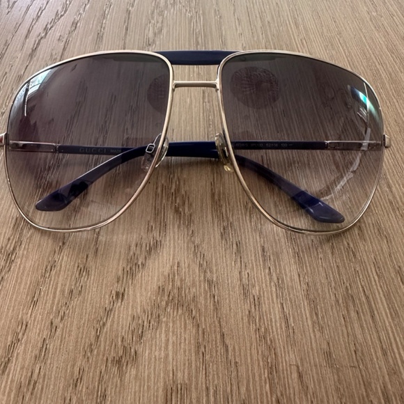 GUCCI Oversized Blue and SIlver Sunglasses - Picture 3 of 6